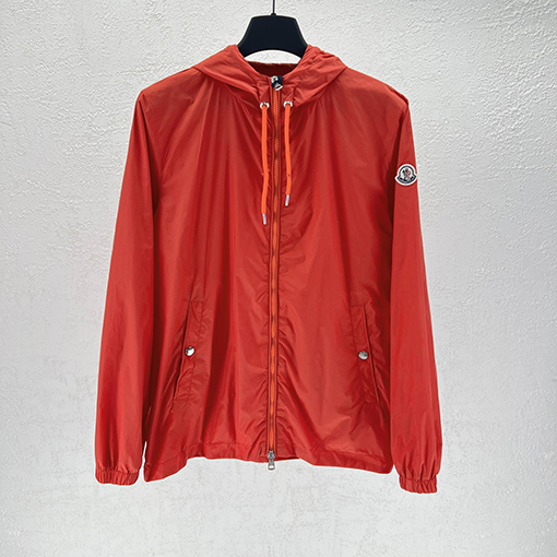 モンクレールブランドコピー スタイリッシュなフード付き日焼け止め服