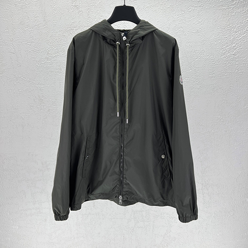 モンクレールブランドコピー スタイリッシュなフード付き日焼け止め服