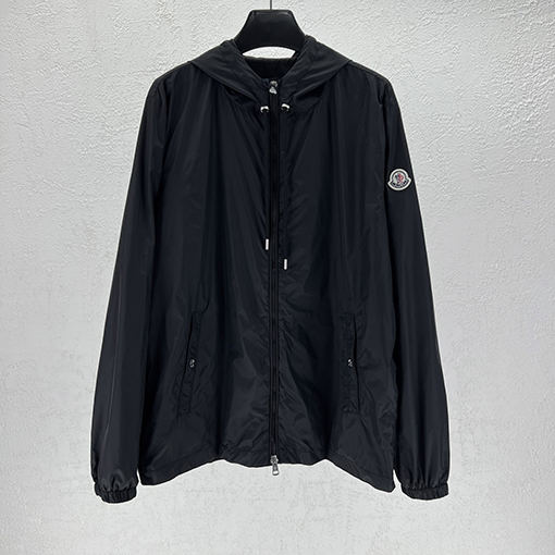 モンクレールブランドコピー スタイリッシュなフード付き日焼け止め服