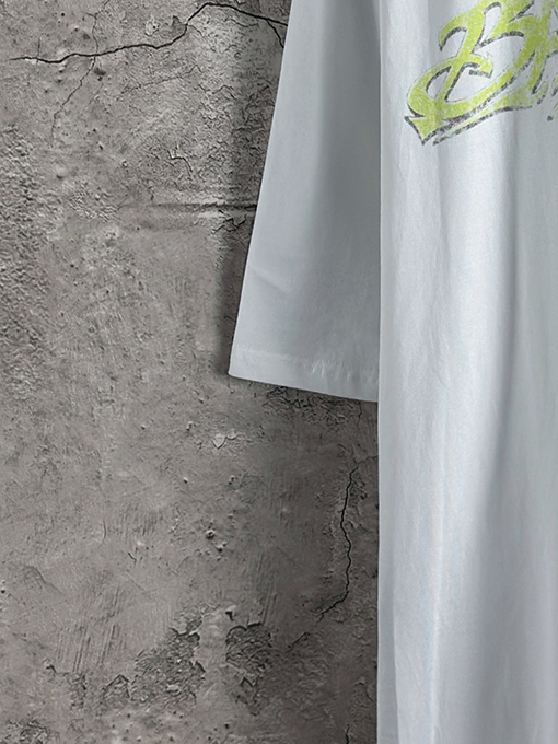 バレンシアガ Balenciaga 炎のグラフィティロゴ半袖Tシャツ