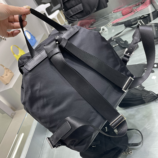 プラダコピー 新しいナイロンバックパック