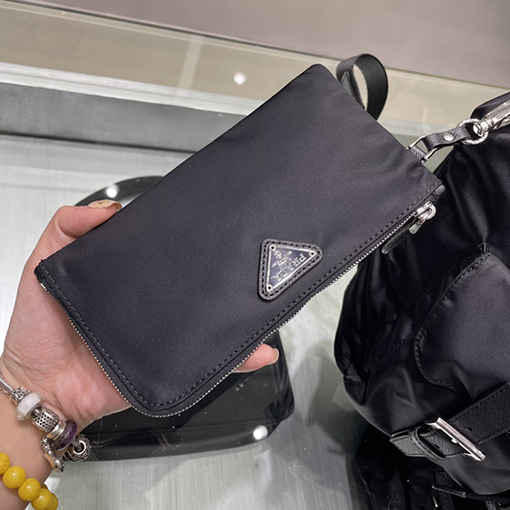 プラダコピー 新しいナイロンバックパック