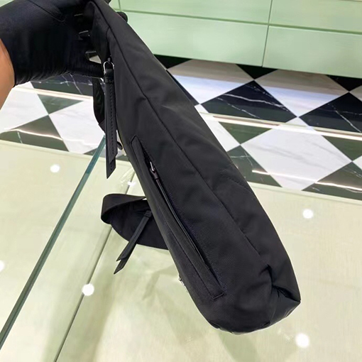 プラダ 人気の新作バックパック