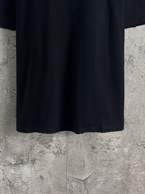 バレンシアガ Balenciaga フロントとバックにぼかしロゴの半袖Tシャツ