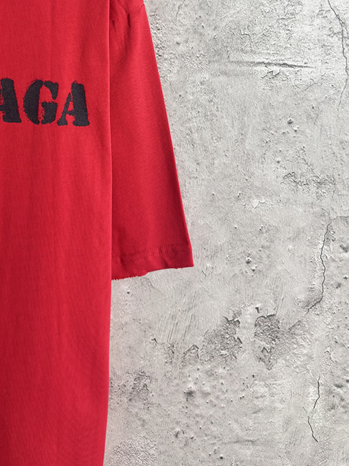 バレンシアガ Balenciaga フロントとバックにぼかしロゴの半袖Tシャツ
