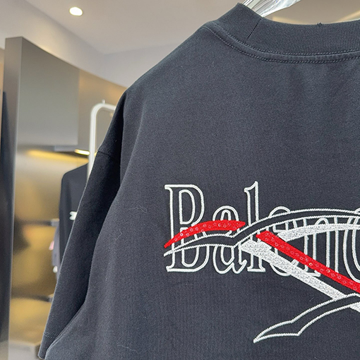 バレンシアガ Balenciaga 新しいアップリケ刺繍スパンコール刺繍半袖Tシャツ