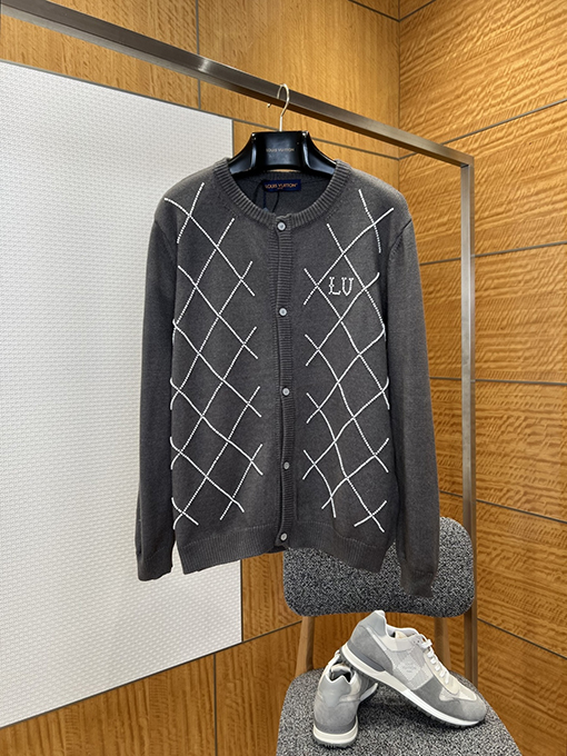 ルイヴィトン パール装飾付きキルティングニットカーディガン
