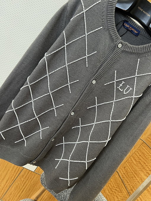 ルイヴィトン パール装飾付きキルティングニットカーディガン