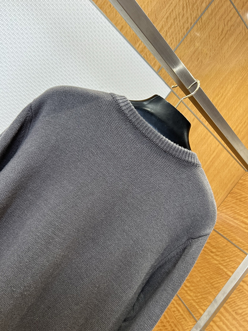 ルイヴィトン パール装飾付きキルティングニットカーディガン