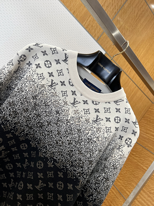 ルイヴィトンスーパーコピー グラデーション花柄のラウンドネックニットセーター