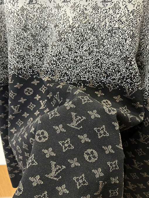 ルイヴィトンスーパーコピー グラデーション花柄のラウンドネックニットセーター