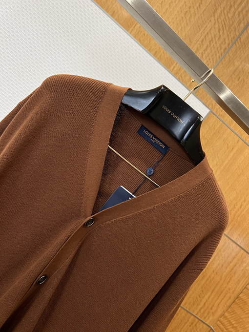 ルイヴィトン レザーラベルニットカーディガン