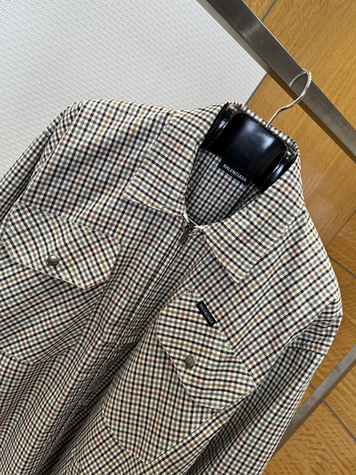 バレンシアガ チェック柄ポケット付きジップアップジャケット