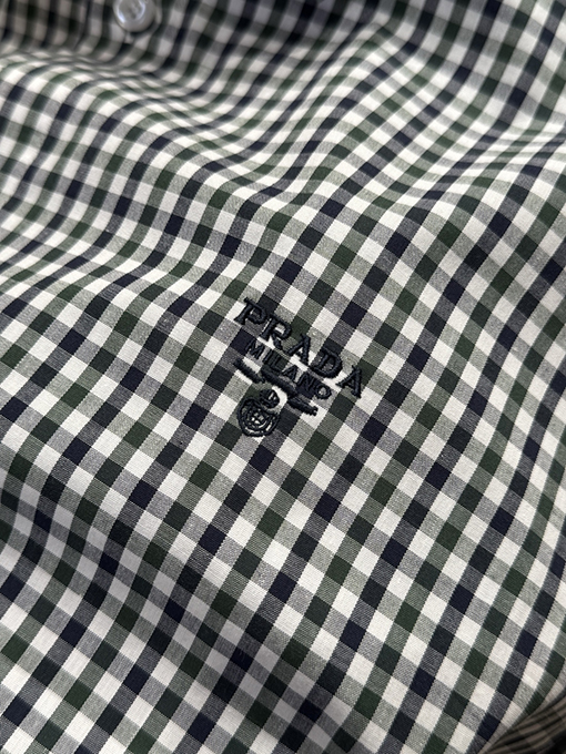 プラダ レトロなチェック柄の長袖シャツ