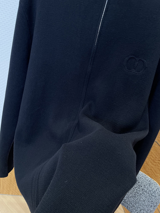 ディオール CD 刺繍入りニットジップアップカーディガン