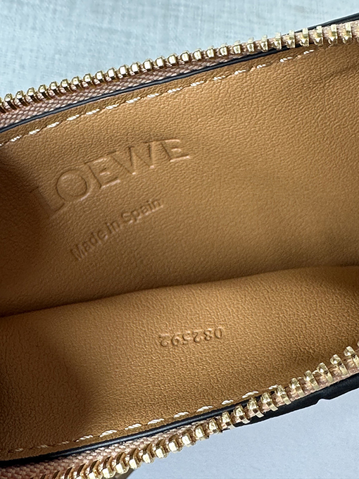 ロエベコピー クラシックなブラウンのパッチワークカードホルダー