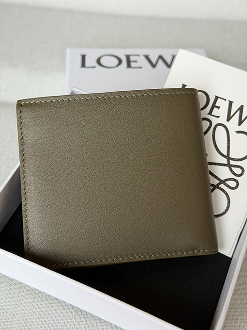 ロエベ クラシックな牛革製パズル二つ折り財布 X4A