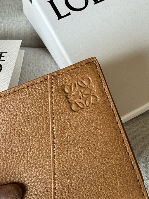 ロエベ ソフトグレイン牛革製パズル二つ折りコインウォレット X4C