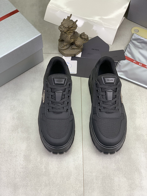 プラダブランドスーパーコピー トレンディなメンズカジュアルシューズ
