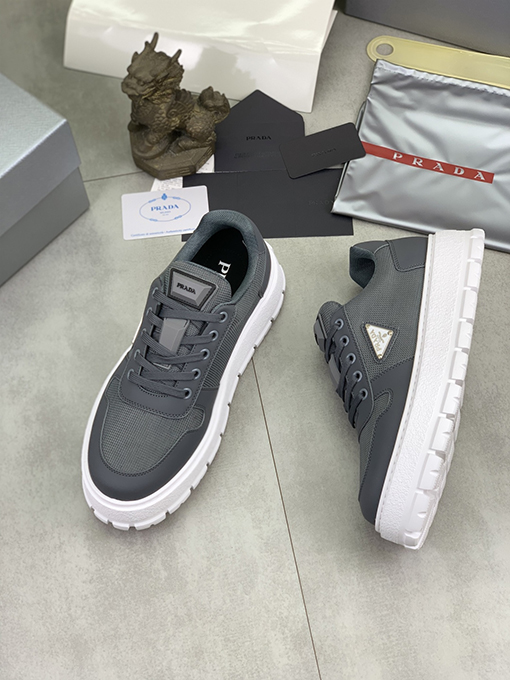 プラダブランドスーパーコピー トレンディなメンズカジュアルシューズ