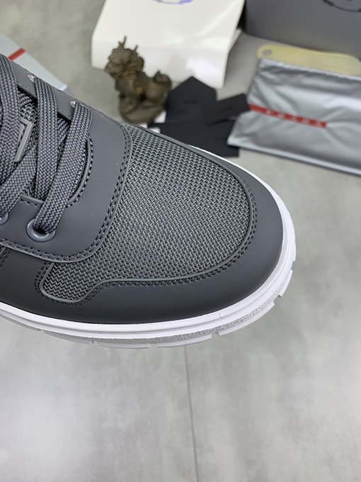 プラダブランドスーパーコピー トレンディなメンズカジュアルシューズ