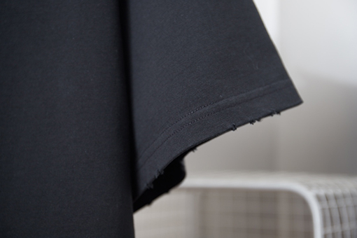 バレンシアガ Balenciaga 新しい文字ロゴ刺繍入り半袖Tシャツ