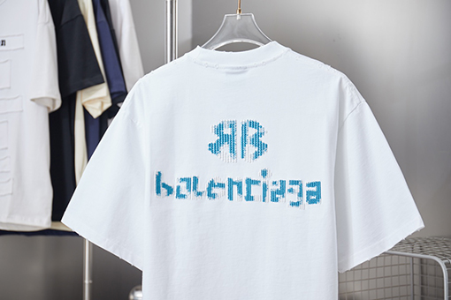 バレンシアガ Balenciaga 新しい文字ロゴ刺繍入り半袖Tシャツ