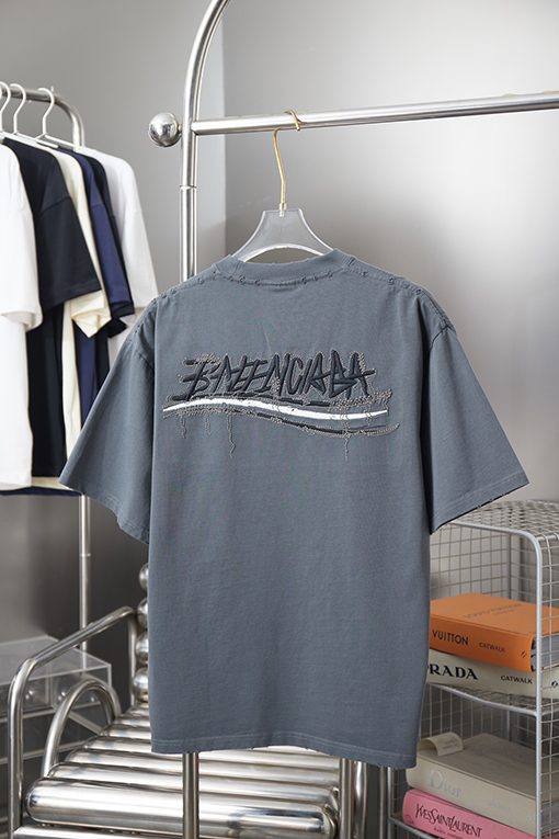 バレンシアガスーパーコピー Balenciaga 早春ロゴ刺繍入り半袖Tシャツ