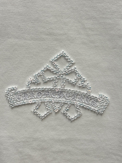 クロムハーツ 早春の透かし彫りスパンコール刺繍クロス半袖Tシャツ