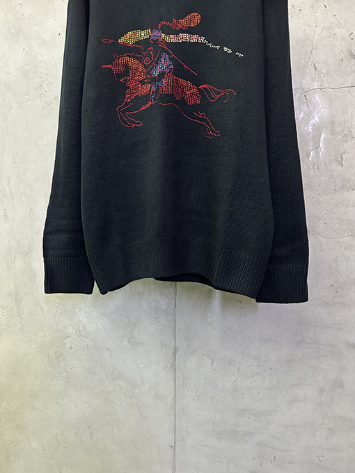 バーバリー ウォーホース刺繍ロゴニットウェア