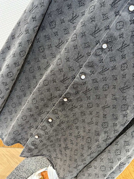ルイヴィトン 全面プリントの襟付きシングルブレストデニム長袖シャツ