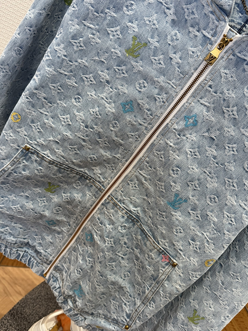 ルイヴィトンコピー 全面カラージャカードのジップアップフード付きジャケット