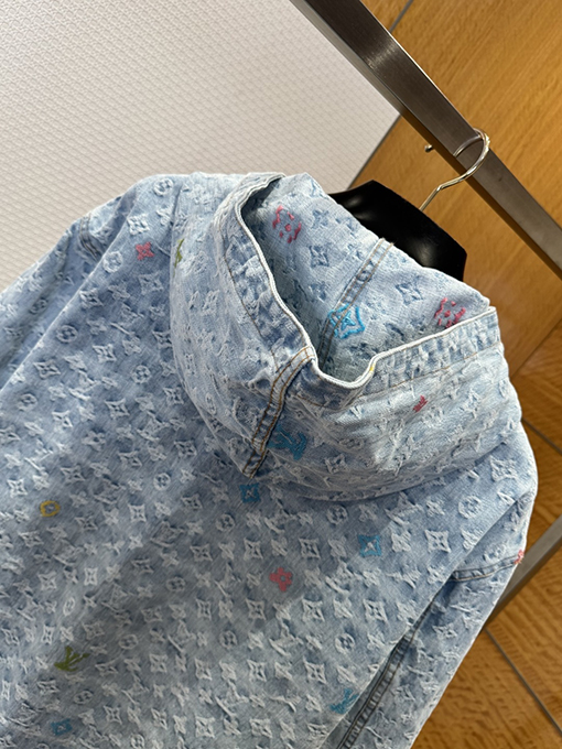 ルイヴィトンコピー 全面カラージャカードのジップアップフード付きジャケット