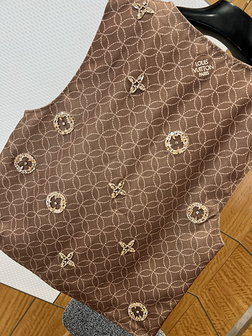 ルイヴィトン 重工業なビーズ刺繍ジャカードベスト