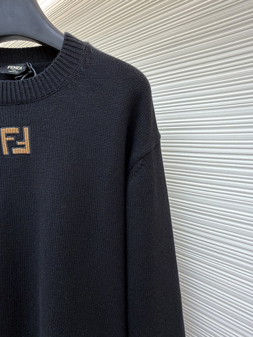 フェンディ ダブルF スエード刺繍ニットセーター