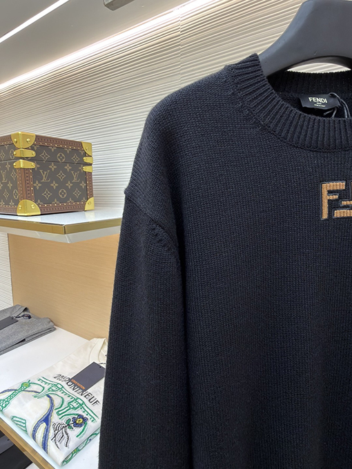 フェンディ ダブルF スエード刺繍ニットセーター