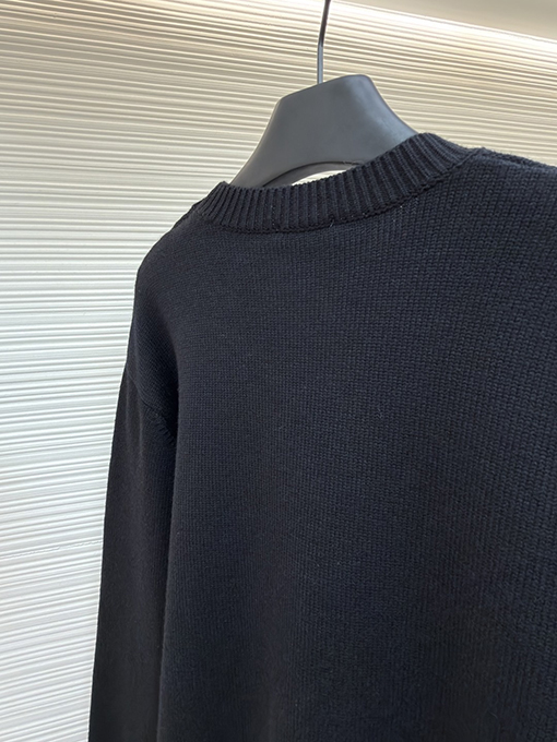 フェンディ ダブルF スエード刺繍ニットセーター