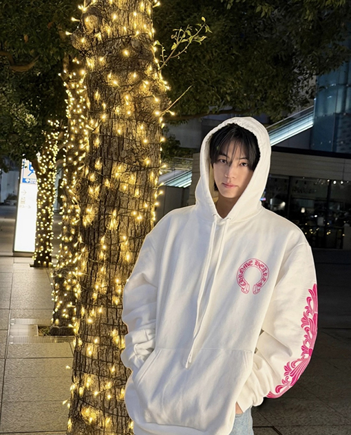 クロムハーツ ピンクの蹄鉄柄ジップアップパーカー