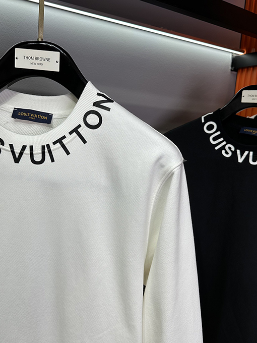 ルイヴィトンブランドコピー LOUIS VUITTON ブランドロゴ入り襟付きスウェットシャツ