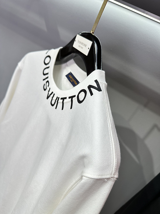 ルイヴィトンブランドコピー LOUIS VUITTON ブランドロゴ入り襟付きスウェットシャツ