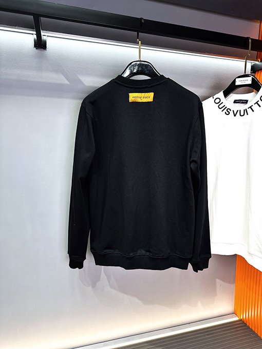 ルイヴィトンブランドコピー LOUIS VUITTON ブランドロゴ入り襟付きスウェットシャツ