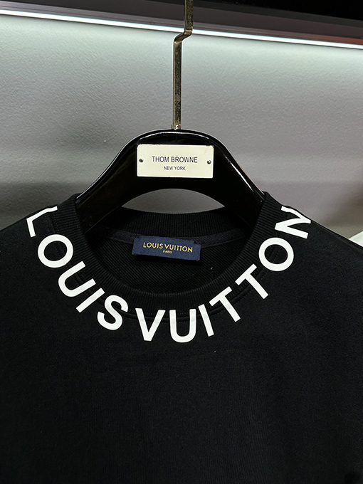 ルイヴィトンブランドコピー LOUIS VUITTON ブランドロゴ入り襟付きスウェットシャツ