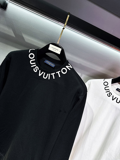 ルイヴィトンブランドコピー LOUIS VUITTON ブランドロゴ入り襟付きスウェットシャツ