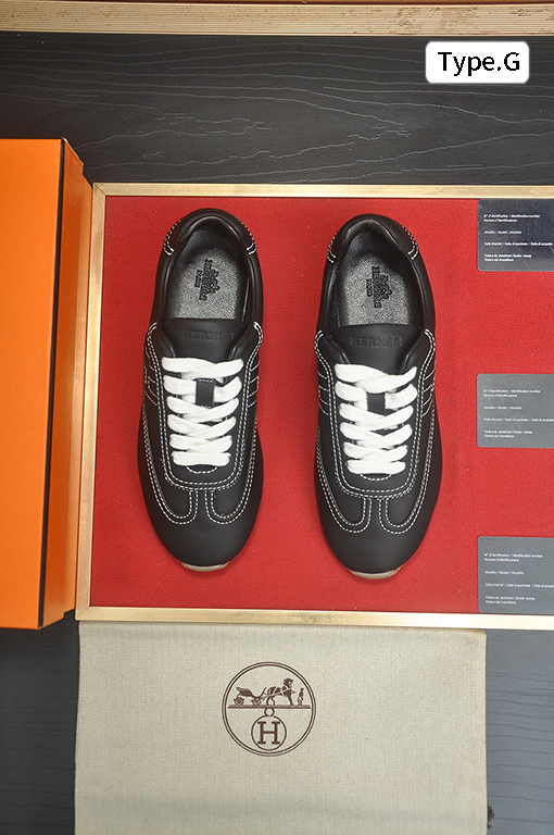 エルメス 新しいドイツ製のトレーニングシューズとスケートシューズ