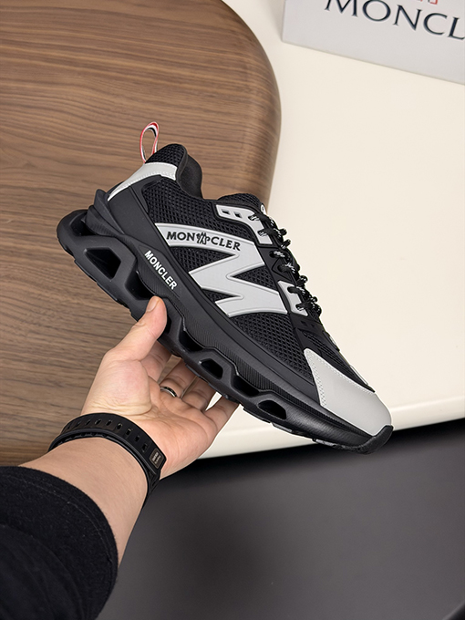 モンクレール スエードパッチワークスニーカー