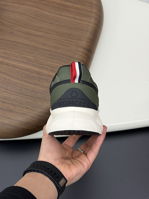 モンクレールコピー メンズパッチワークスニーカー