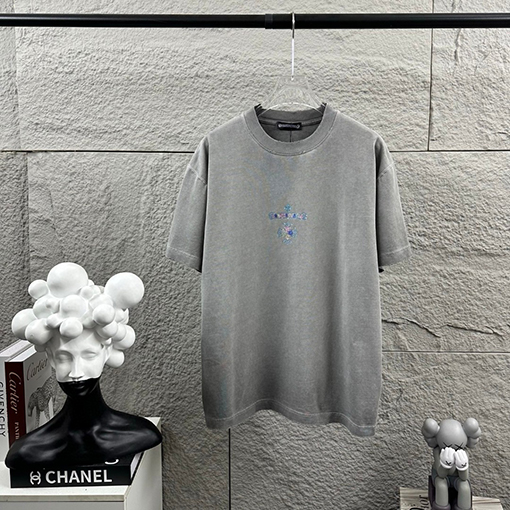 クロムハーツ 重工業なダメージヴィンテージスタイル立体なカラーホットフィックスラインストーン付き半袖Tシャツ