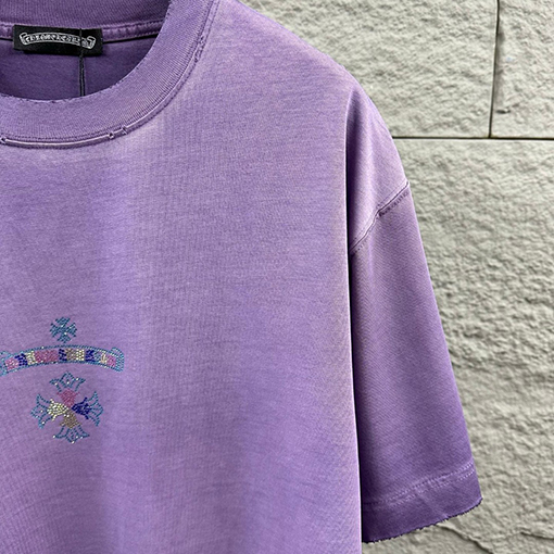クロムハーツ 重工業なダメージヴィンテージスタイル立体なカラーホットフィックスラインストーン付き半袖Tシャツ