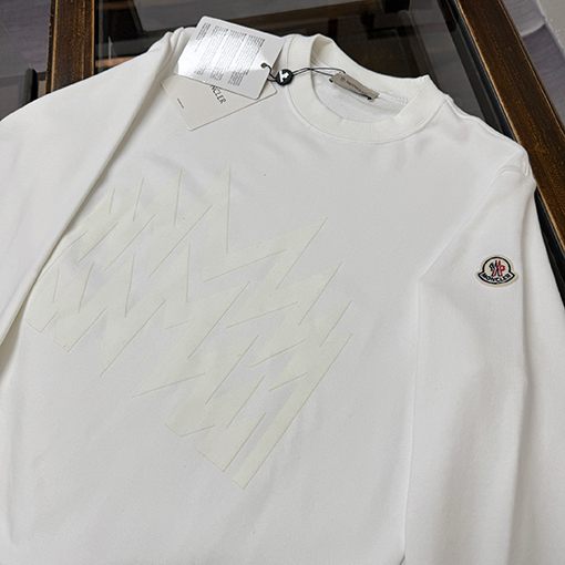 モンクレールブランドスーパーコピー 秋冬の長袖クルーネックのスウェットシャツ