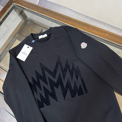 モンクレールブランドスーパーコピー 秋冬の長袖クルーネックのスウェットシャツ